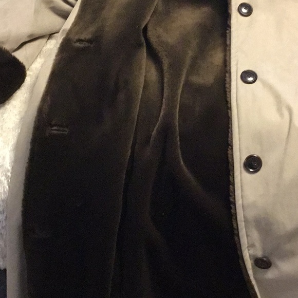 Reversibile coat with beige and brown faux fur - Picture 15 of 15